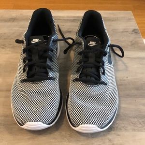 Nike Men’s Tanjun Racer Black/White